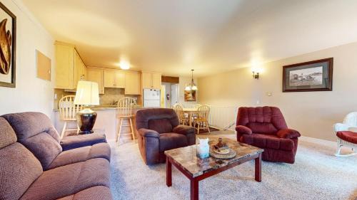 Mammoth Lakes Apartment | Lakeview Villas #27 condo