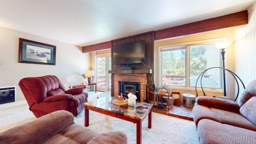 Mammoth Lakes Apartment | Lakeview Villas #27 condo