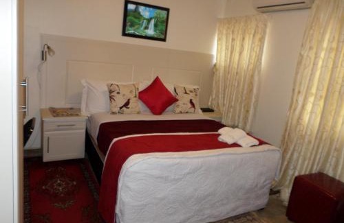 Umzimkhulu Cabin | Lalakhona