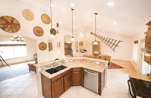 Benton City House | Laliik Iniit South - Million-dollar views!