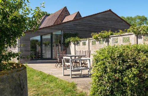Pervijze House | Landelijk vakantiehuis in Diksmuide met een tuin en vijver