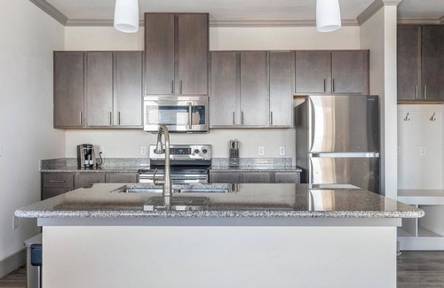 Manor Apartment | Landing | Amazing 1BD, Pool, Gym