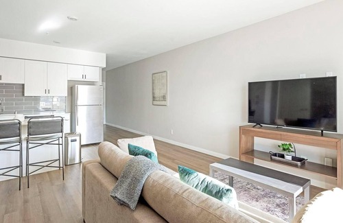 Townsite Apartment | Landing | Amazing 1BD, Rooftop Lounge, Pool