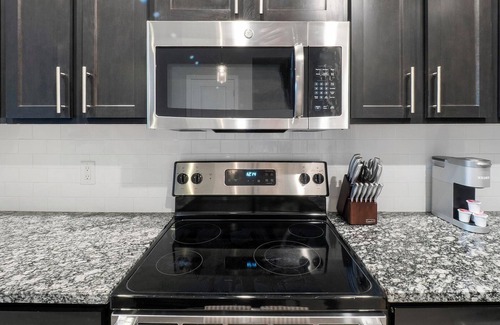 Summerville Apartment | Landing | Amazing 1BD, Gym, Pool