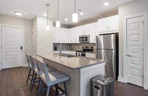Woodburn Apartment | Landing | Amazing 2BD, Clubhouse, Pool