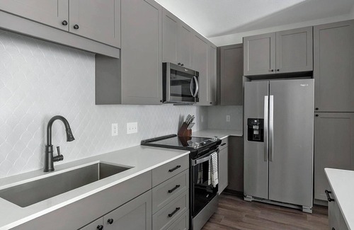 Houston Apartment | Landing | Amazing 2BD, Courtyard, Pool