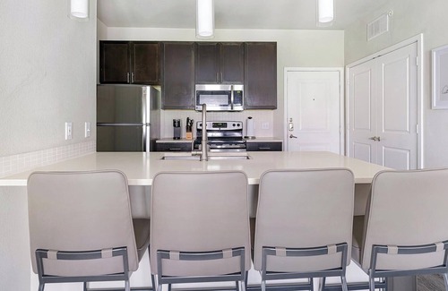 Katy Apartment | Landing | Amazing 2BD, Gym, Pool