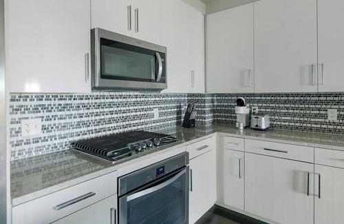 Houston Apartment | Landing | Amazing 2BD, Gym, Tennis Court