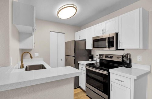 Greenbell Apartment | Landing | Amazing 2BD, Pool, Gym
