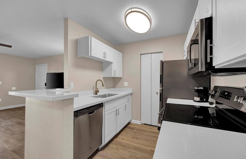 Greenbell Apartment | Landing | Amazing 2BD, Pool, Gym