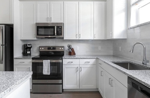 Tarrant County Apartment | Landing | Amazing 2BD, Clubhouse, Gym