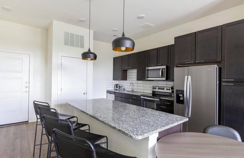 Fort Worth Apartment | Landing | Amazing 2BD, Gym, Pool