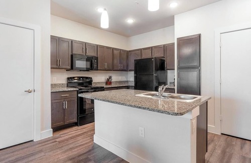 San Antonio Apartment | Landing | Amazing 2BD, Clubhouse, Pool
