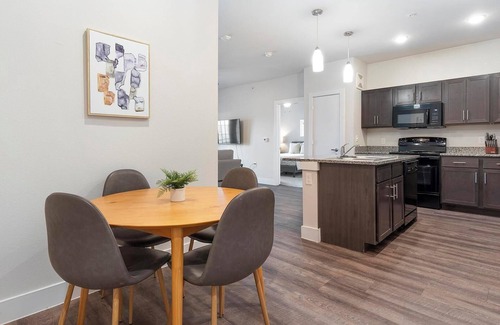 San Antonio Apartment | Landing | Amazing 2BD, Clubhouse, Pool