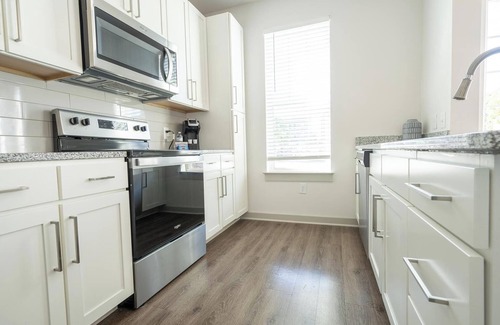 Charlotte Apartment | Landing | Amazing Studio, Pool, Clubhouse
