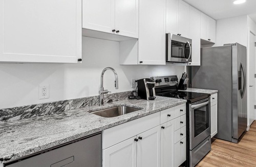 Greektown Historic District Apartment | Landing | Amazing Studio, Gym, Clubhouse