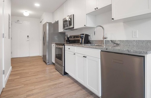 Greektown Historic District Apartment | Landing | Amazing Studio, Gym, Clubhouse