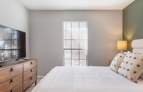 Fort Worth Apartment | Landing at Arbors on Oakmont - 1 Bedroom in Downtown Fort Worth