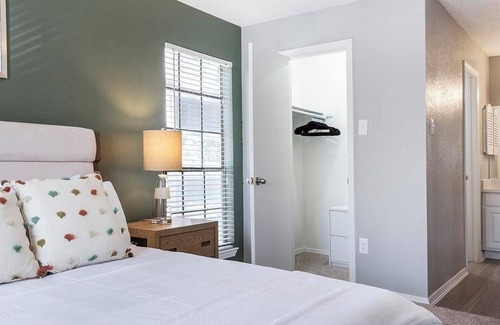 Fort Worth Apartment | Landing at Arbors on Oakmont - 1 Bedroom in Downtown Fort Worth