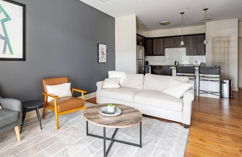 Silver Lake Apartment | Landing at Belle Meade - 2 Bedrooms in Silver Lake