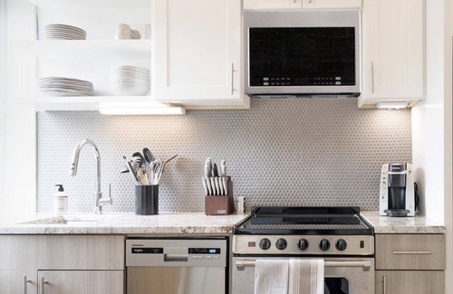 Lower Basin Lake Travis Apartment | Landing at Birdie on Woodland Greens - 1 Bedroom in Plaza Volente