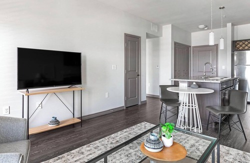 Fort Worth Apartment | Landing at Bottle House on Main - 1 Bedroom in .