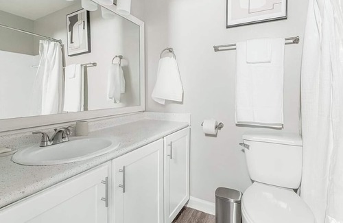 Homewood Apartment | Landing at Brookwood - 2 Bedrooms in Downtown Homewood