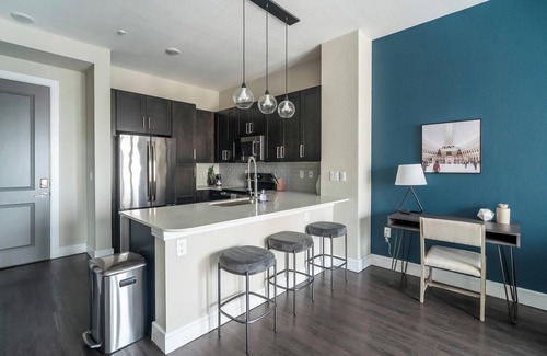 Central Business District Apartment | Landing at Canal 1535 - 1 Bedroom in Central Bu.