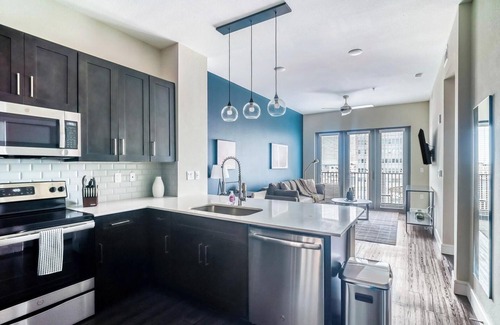 Central Business District Apartment | Landing at Canal 1535 - 1 Bedroom in Central Bu.