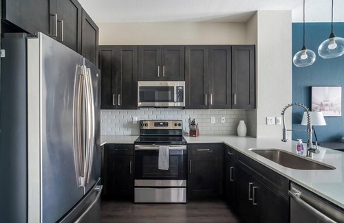 Central Business District Apartment | Landing at Canal 1535 - 1 Bedroom in Central Bu.