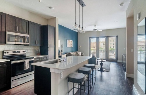 Central Business District Apartment | Landing at Canal 1535 - 1 Bedroom in Central Bu.