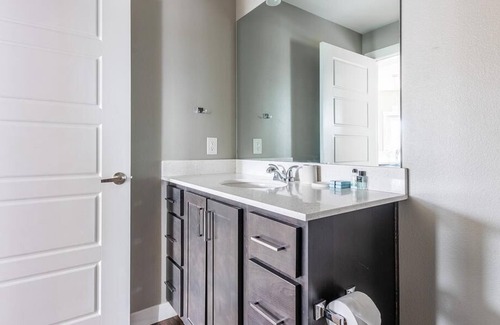 Meridian Apartment | Landing at Cortland at Ten Mile - 1 Bedroom in Downtown Meridian