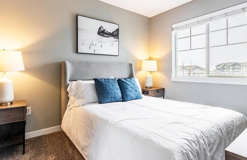 Meridian Apartment | Landing at Cortland at Ten Mile - 1 Bedroom in Downtown Meridian