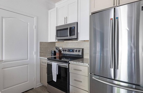 Austin Apartment | Landing at Cortland South Park Terraces - 1 Bedroom in Southpark Meadows