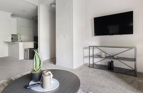 Austin Apartment | Landing at Cortland South Park Terraces - 2 Bedrooms in Southpark Meadows