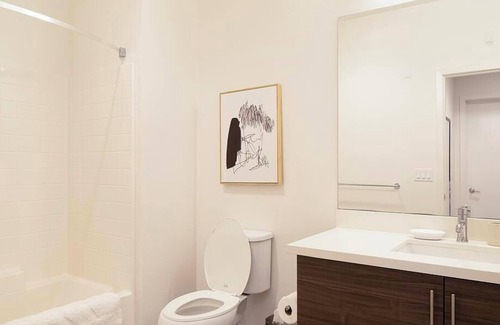 Lincoln Acres Apartment | Landing at Del Oro on Broadway - 1 Bedroom in Downtown Chula Vista