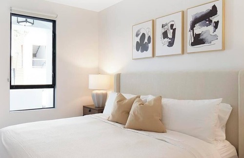 Lincoln Acres Apartment | Landing at Del Oro on Broadway - 1 Bedroom in Downtown Chula Vista