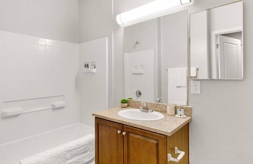 Tucson Apartment | Landing at Equestrian - 3 Bedrooms in Countryside