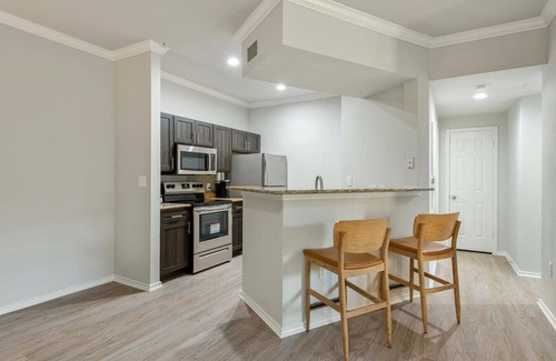 Austin Apartment | Landing at Farmhouse Apartments - 1 Bedroom in Keesee