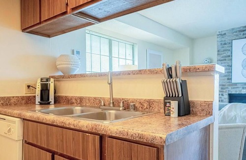 Biggs Field Apartment | Landing at High Ridge Apartments - 1 Bedroom in East El Paso