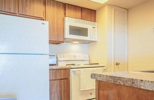Biggs Field Apartment | Landing at High Ridge Apartments - 1 Bedroom in East El Paso