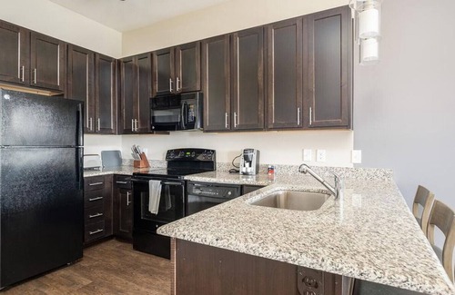 Avondale Apartment | Landing at Iron City Lofts - 2 Bedrooms in Lakeview District