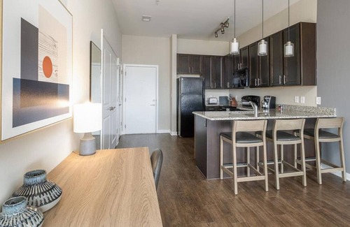 Avondale Apartment | Landing at Iron City Lofts - 2 Bedrooms in Lakeview District