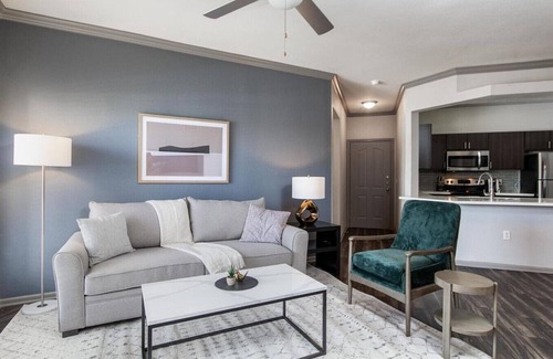 Cedar Park Apartment | Landing at Lakeline Parmer Lane - 2 Bedrooms in Downtown Austin