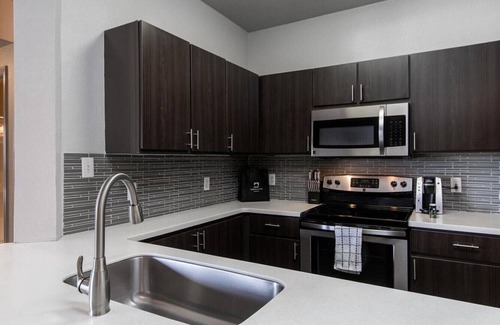 Cedar Park Apartment | Landing at Lakeline Parmer Lane - 2 Bedrooms in Avery Ranch Lakeline