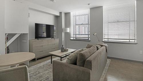 Central City Apartment | Landing at Lofts at American Life - 1 Bedroom in Central City