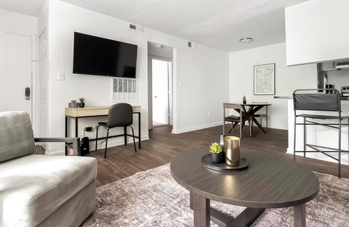 Winston - Salem Apartment | Landing at Northcliffe Forest - 1 Bedroom in No.