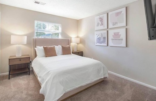 Marietta Apartment | Landing at Park on Windy Hill - 1 Bedroom in Downtown Marietta