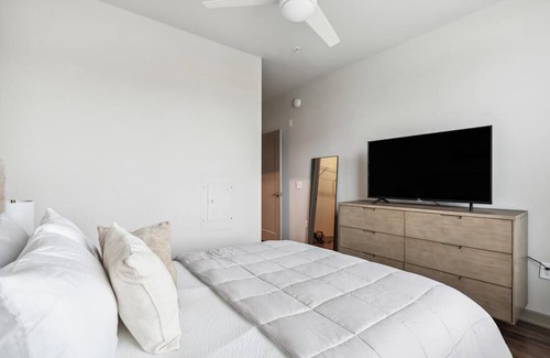 River District Apartment | Landing at Pier 33 - 1 Bedroom in Historic District
