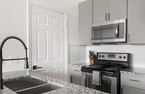 McNeil Apartment | Landing at Preserve at Rolling Oaks - 1 Bedroom.